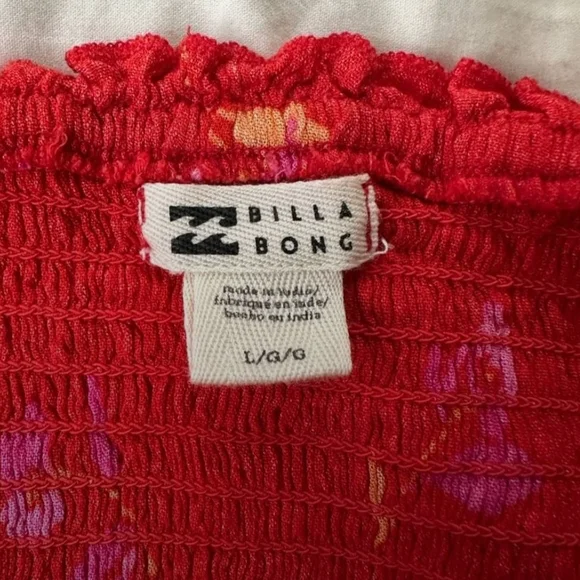 Elegant Red Floral Dress - Picture 4 of 4